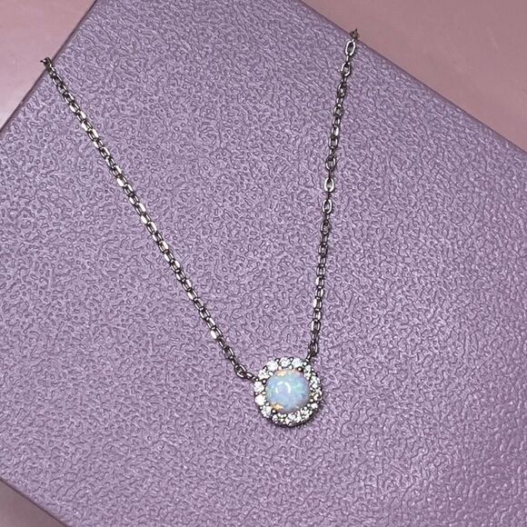 💛 BNIB 925 Opal w/ CZ Halo Pendant Necklace - Picture 2 of 9
